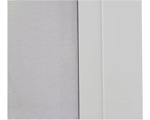 Nahaufnahme eines Insektenschutzgitters in einem Fensterrahmen.