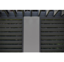 Detailansicht einer Pergola mit Lamellenstruktur