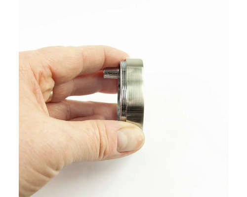 Einsteckschlossriegel in einer Hand