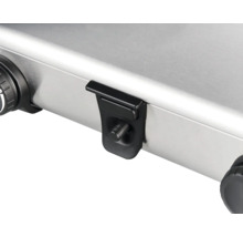 Detailansicht eines Edelstahl-Grills mit Drehknopf