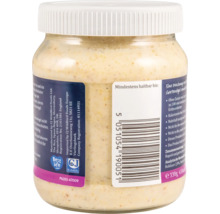 Glas Erdnussbutter für Gartenvögel