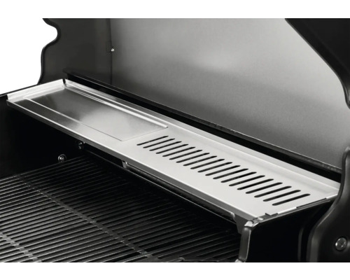 Grill mit Warmhalterost aus Metall