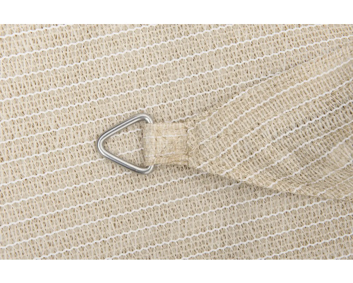 Detailaufnahme eines Sonnensegels mit D-Ring zur Befestigung