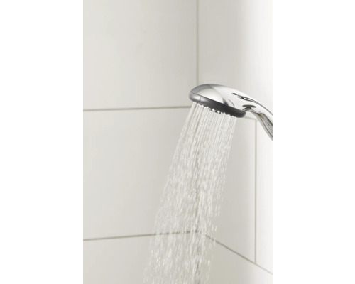Handbrause mit laufendem Wasser