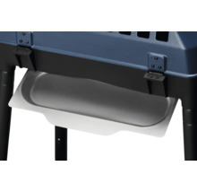 Detailansicht einer Transportbox mit Auffangschale