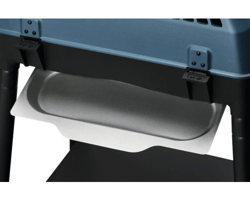 Detailaufnahme eines Hundekäfigs mit herausziehbarer Wanne zur einfachen Reinigung