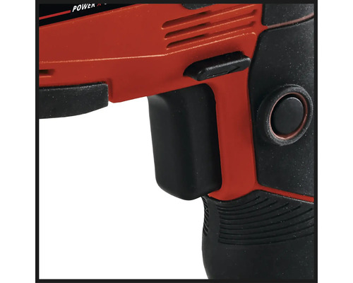 Detailansicht einer Bohrmaschine mit Schalter und Griff