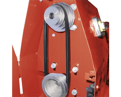 Detailansicht des Keilriemens und der Riemenscheiben einer Maschine