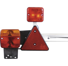 Anhängerbeleuchtung mit Bremslicht, Blinklicht, Rücklicht und Warndreieck