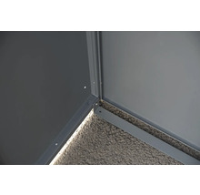 Detailansicht einer Eckverbindung mit Schrauben und Dichtung