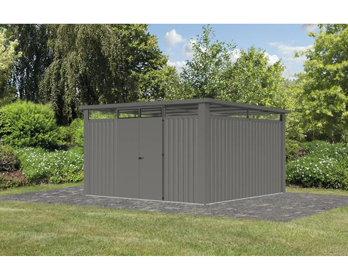 Gartenschrank aus Metall mit Doppeltür und Oberlicht im Garten