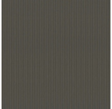 Holzfassade mit vertikalen Brettern