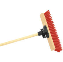 Kehrbesen mit Holzstiel und Borsten