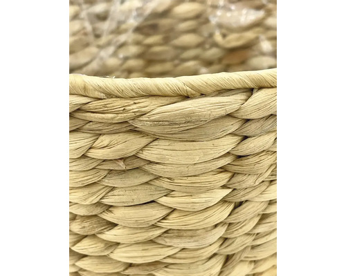 Detailaufnahme eines geflochtenen Korbes aus Naturmaterialien