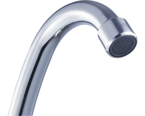 Verchromter Wasserhahn Auslauf