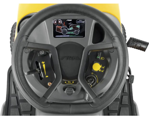 Lenkrad und Bedienelemente eines Rasentraktors