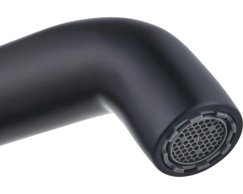 Detailansicht eines Wasserhahnauslaufs