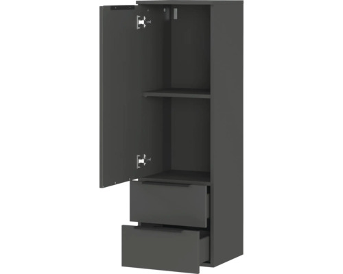 Schmaler Badezimmerschrank mit offener Tür, Regalböden und Schubladen für die Badezimmeraufbewahrung.