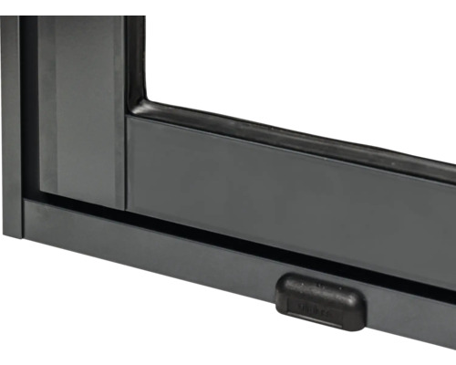 Detailansicht eines schwarzen Fensterrahmens