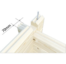 Detailaufnahme eines Eckbereichs eines Holzhauses mit einer Maßangabe von 70 Millimetern und einer Gewindestange.