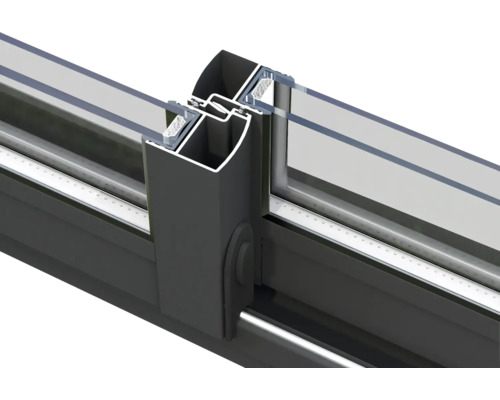 Detailansicht eines Schiebefensterrahmens aus Aluminium und Glas