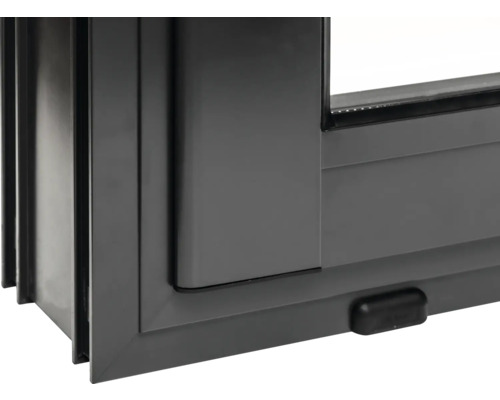 Detailansicht eines grauen Fensterrahmens