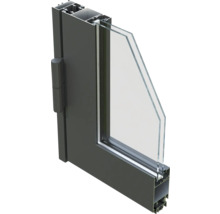 Schnittansicht eines Aluminiumfensters mit Isolierverglasung und Beschlägen