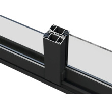 Detailansicht eines Aluminiumfensters mit Glas