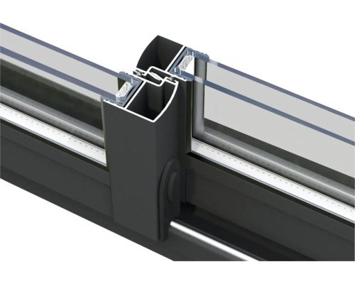 Detailansicht eines Schiebefensters mit Aluminiumrahmen und Glaspaneelen