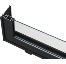 Querschnitt eines schwarzen Aluminiumfensterrahmens mit Glas