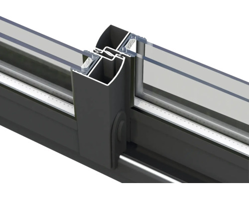 Detailansicht eines Aluminium-Schiebefensters mit Glas