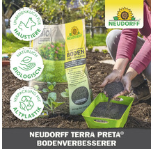 Neudorff Terra Preta Bodenverbesserer Sack mit Hinweisen zur Anwendung und Logos: Unbedenklich für Haustiere, Bio, Natürlich Biologisch, Verpackung mit Altplastik und Neudorff Logo.