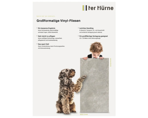 Großformatige Vinylfliese mit den Maßen 1212,9 mal 603,3 Millimeter im Einsatz mit Hund und Kind