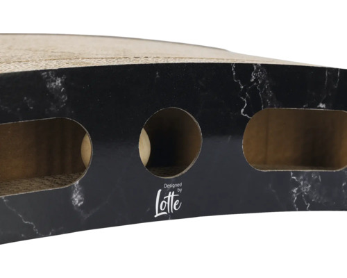 Katzenkratzbrett aus Karton mit Löchern