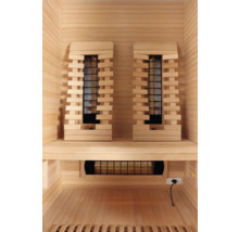 Innenraum einer Sauna mit Infrarotstrahlern aus Holz