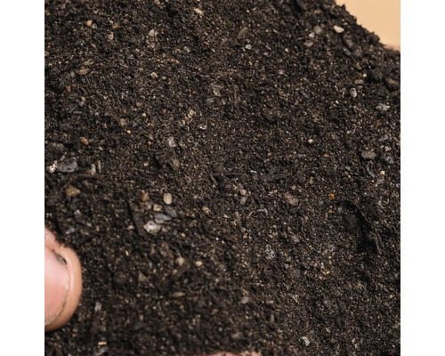 Nahaufnahme von Blumenerde für den Garten