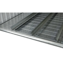 Metallboden mit Verstärkungsprofilen für hohe Belastbarkeit