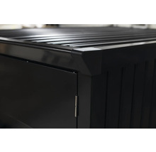 Detailansicht eines Gerätehauses mit Lamellendach und Tür