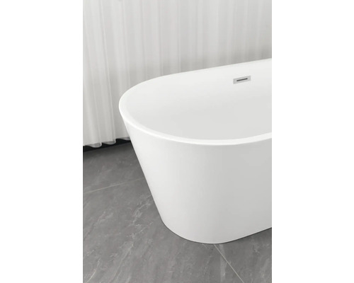 Freistehende Badewanne im Badezimmer