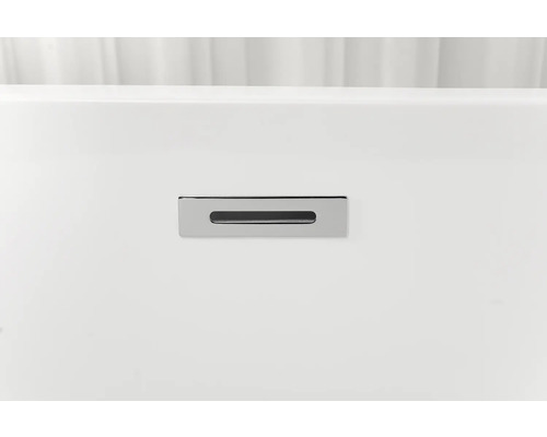 Detailaufnahme einer Badewanne mit Überlaufschutz