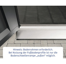 Detailansicht einer Bodenrampe an einem Gebäude mit Bodenprofilen