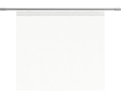 Weiße Stoffrollos mit Metallschiene zur Fensterdekoration