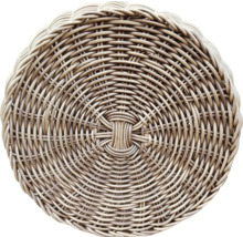 Runder Korb aus geflochtenem Material