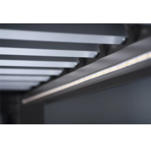 Detailansicht einer Deckenkonstruktion mit LED-Beleuchtung
