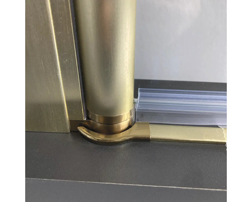 Detailansicht einer Duschkabine mit Dichtungsprofil