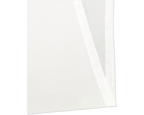 Detailaufnahme eines Vorhangs aus Voile