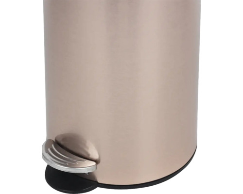 Treteimer aus Metall mit Fußpedal