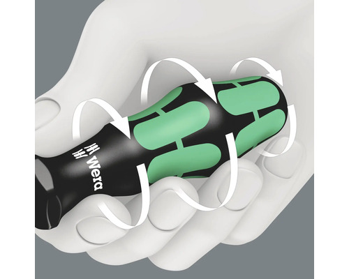 Wera Logo auf Schraubendrehergriff in Hand mit Drehbewegungspfeilen