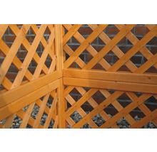 Detailansicht eines Holzspaliers