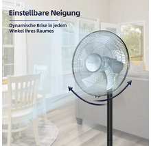 Standventilator mit einstellbarer Neigung in einem Wohnraum